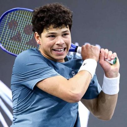 Shapovalov e Shelton vencem de virada e disputam a semifinal em Dallas