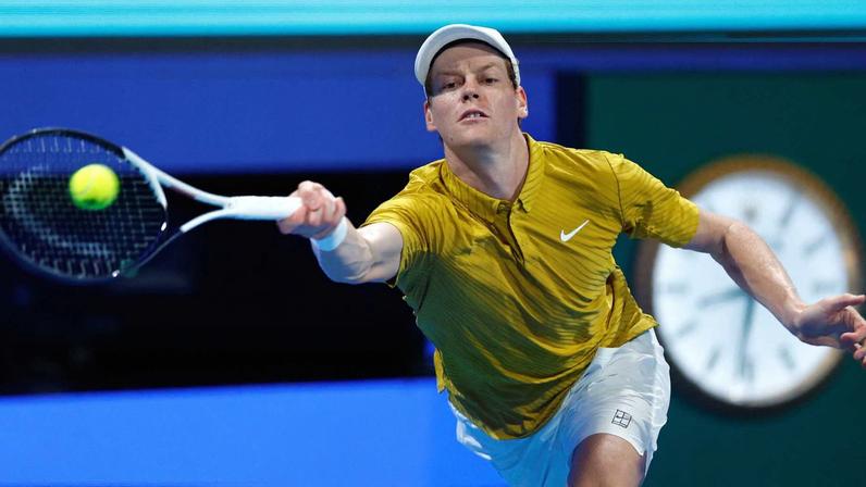 Sinner vence mais uma em Doha e encara Mensik em duelo