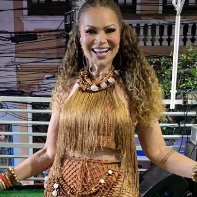 Solange Almeida comanda trio em Salvador e relembra adolescência