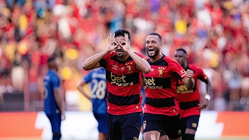 Ramon Menezes abriu o placar para o Sport contra o Retrô na semifinal do Pernambucano