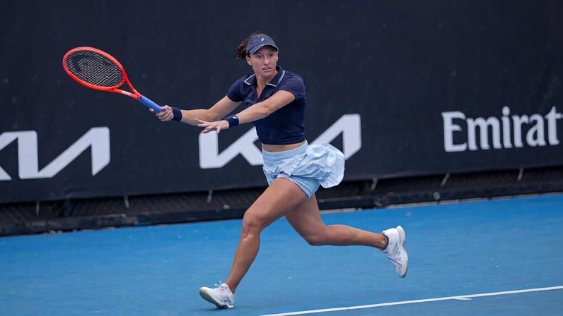 Stefani busca vaga nas quartas às 7h30; Andreeva e Mboko duelam