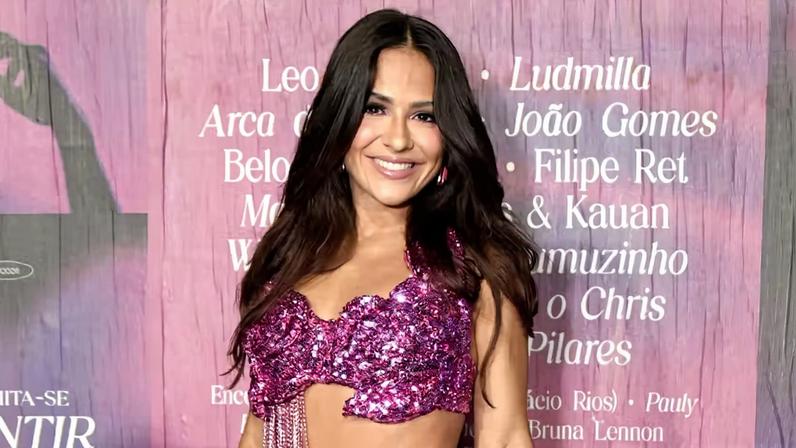 Giullia Buscaccio comenta desfilar no Carnaval: não precisa de cargo alto