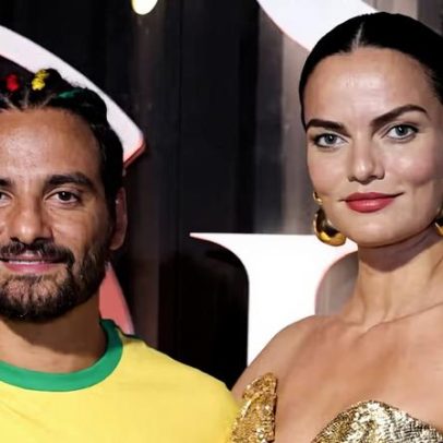JP Demasi chega com Barbara Fialho em camarote na Sapucaí