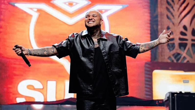 Suel leva emoção e surpresa a show no Camarote Quem O Globo