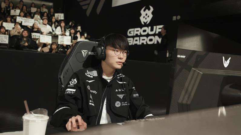 Dplus KIA elimina T1 com reverse sweep histórico