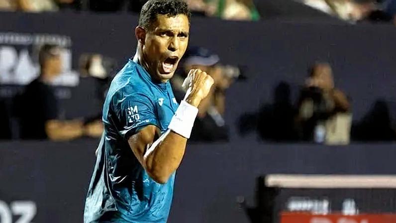 Monteiro agradece à mãe adotiva e a Guga por não desistir