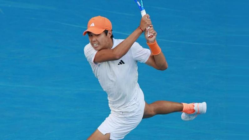 Tien vence virada sobre Tiafoe e encara Paul na semi