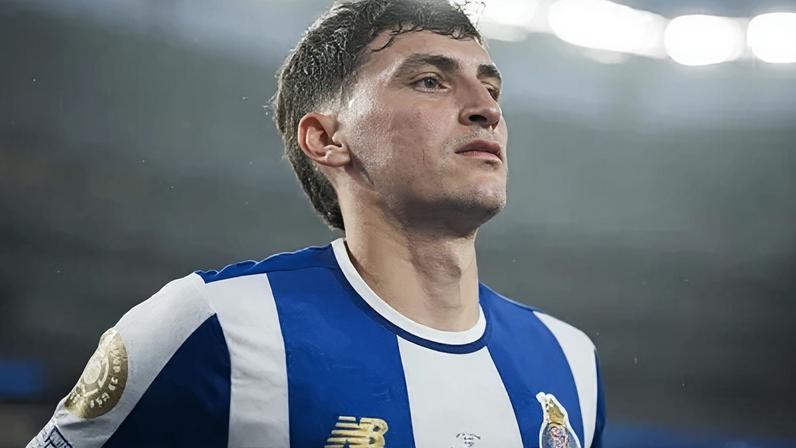 Tomás Pérez em ação pelo Porto contra o Palmeiras no Mundial de Clubes