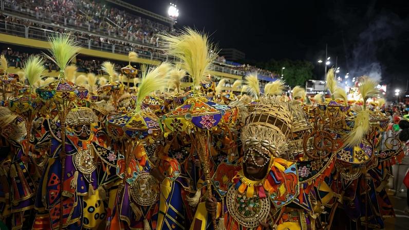 Rio de Janeiro (RJ), 05/03/2025 – Acadêmicos do Grande Rio desfila no terceiro dia de carnaval do grupo Especial na Marquês de Sapucaí, na região central do Rio de Janeiro. Foto: Tomaz Silva/Agência Brasil Carnaval