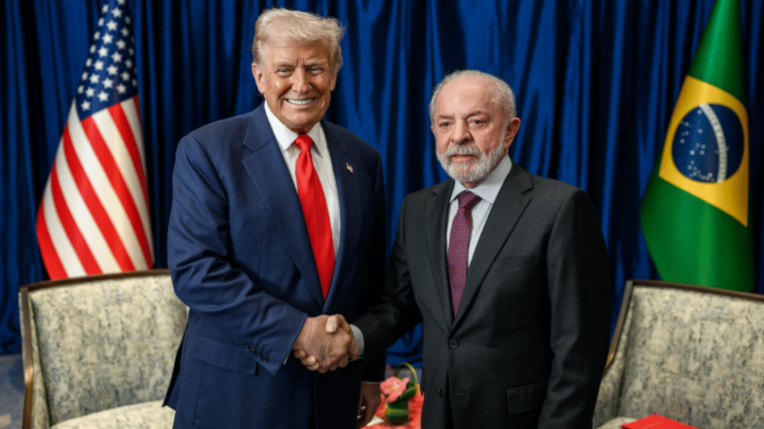 Trump e Lula durante encontro em Kuala Lumpur, na Malásia