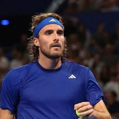 Tsitsipas afirma estar mais sábio do que antes