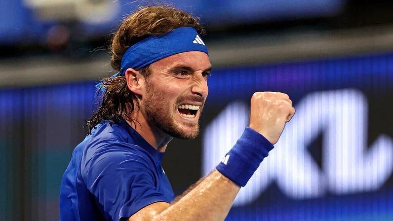 Tsitsipas e Khachanov avançam em Roterdã; Fucsovics é eliminado
