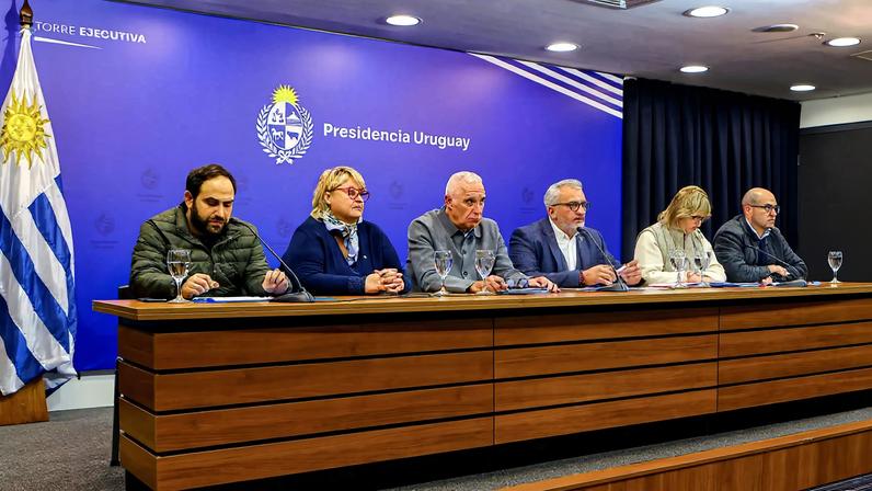 Autoridades do Uruguai durante coletiva no ano passado. (Foto: Gastón Britos/EFE)