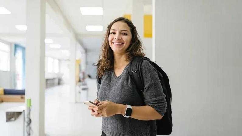 As transmissões acontecem ao vivo, permitindo uma interação direta com os especialistas