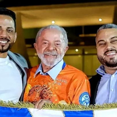 Deputado aciona MP contra escola de samba por ataques a Bolsonaro