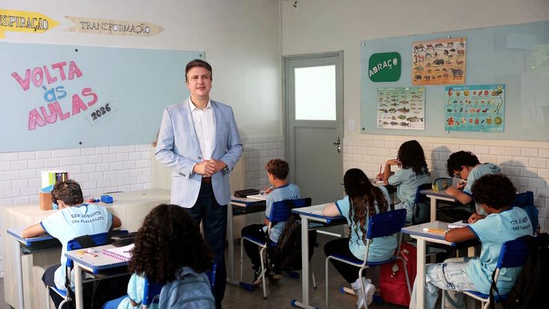 Camilo Santana faz pronunciamento nacional sobre retorno às aulas