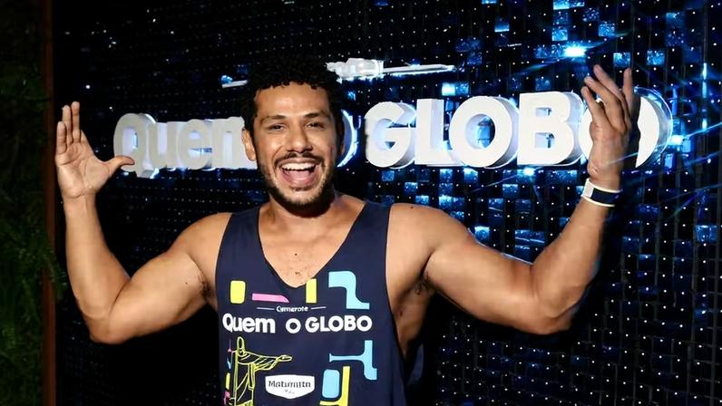 Amaury Lorenzo, solteiro, curte Camarote Quem e comenta preferências no amor