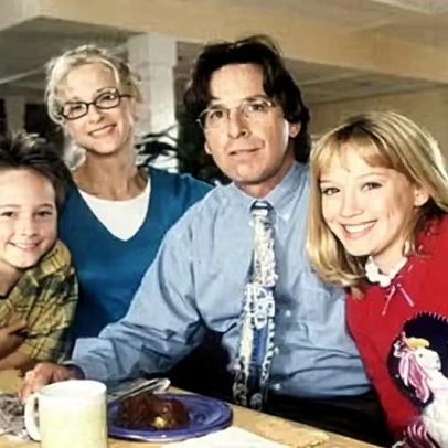 Fãs e elenco de Lizzie McGuire se despedem após falecimento de Robert Carradine