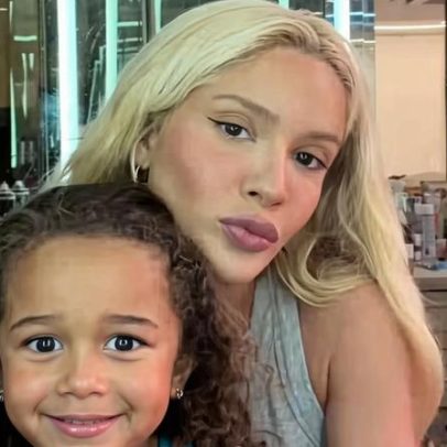 Karoline Lima se arruma por exigência da filha e comenta cobrança por aparência