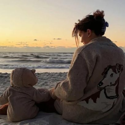 Millie Bobby Brown mostra rara foto da filha para celebrar 22 anos