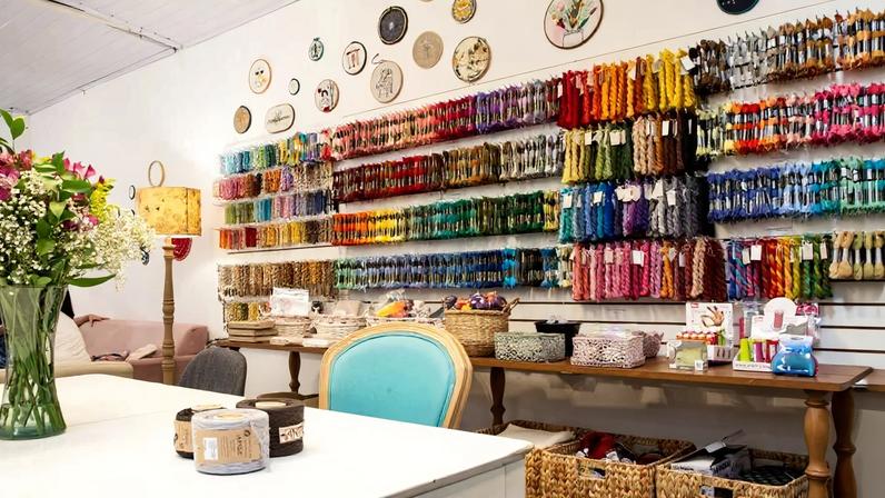 Da #Knittok ao handmade: por que a Gen Z voltou às agulhas