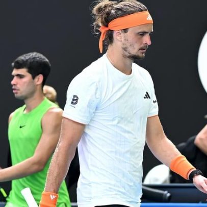 Zverev admite cansaço no fim e derrota para Alcaraz