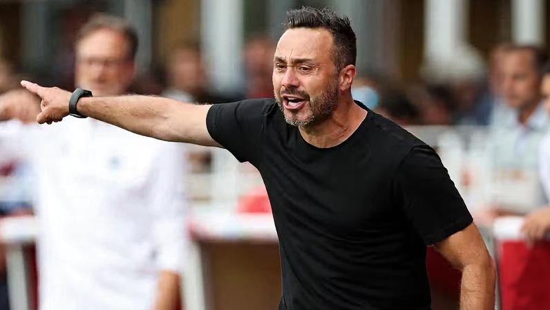 Roberto De Zerbi durante Brest x Olympique de Marselha — Foto: AFP