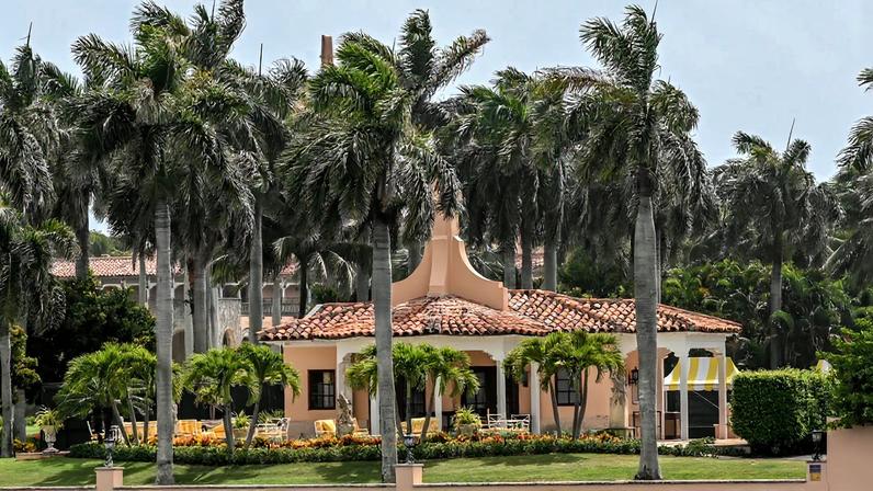 Candidata de oposição vence eleição em distrito onde fica resort de Trump