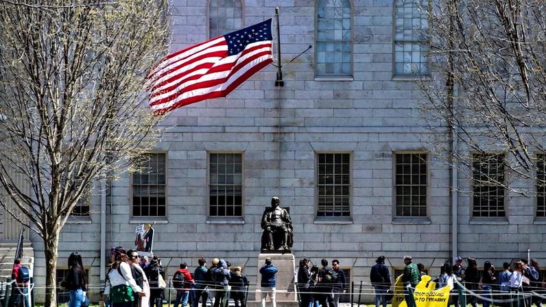 Governo dos EUA processa Harvard por suposta tolerância ao antissemitismo