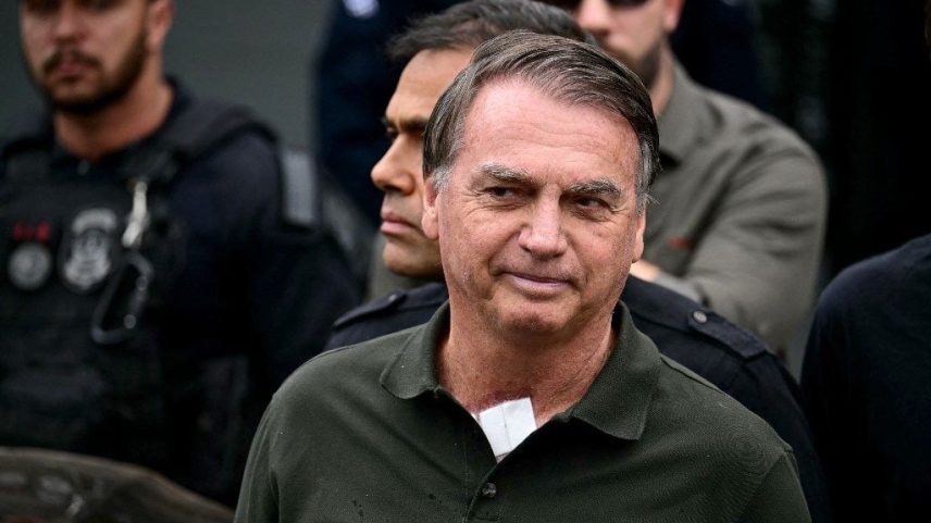Decisão de Moraes concede prisão domiciliar a Bolsonaro por 90 dias