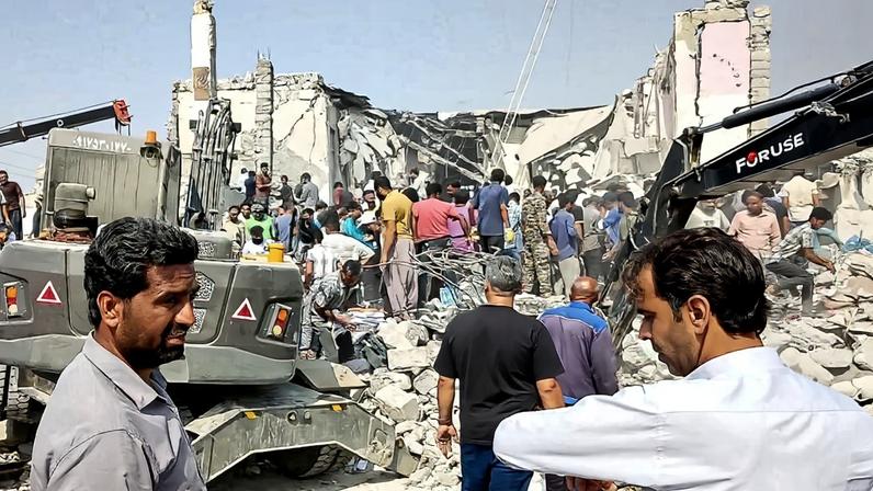 Uma escola feminina em Minab, na província de Hormozgan, no sul do Irã, bombardeada por Israel e EUA em 28 de fevereiro de 2026. Foto: ALI NAJAFI / ISNA / AFP