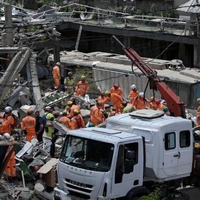 Bombeiros encerram buscas após desabamento em casa de repouso deixa 12 mortos
