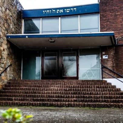 Polícia holandesa prende quatro suspeitos por incêndio em sinagoga