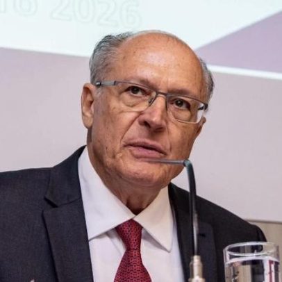 Alckmin deixa ministério em abril, continua como vice de Lula