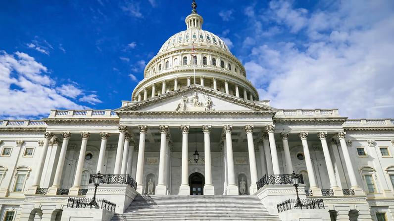Congresso aprova reforma de recuperação do Holocausto que contorna defesas