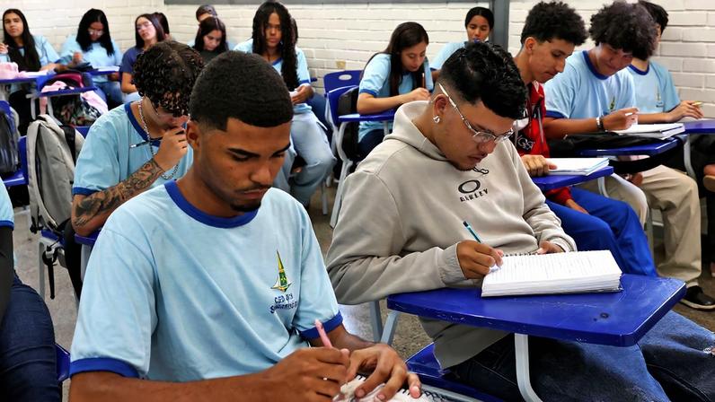 Brasília (DF), 19/02/2025 - Programa Pé-de-Meia. Alunos da escola CED619 da Samambaia. Foto: Antônio Cruz/Agência Brasil
