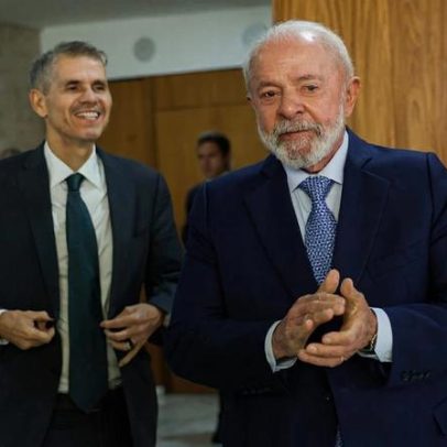 Lula reúne ministros e figuras históricas do PT para coordenar campanha