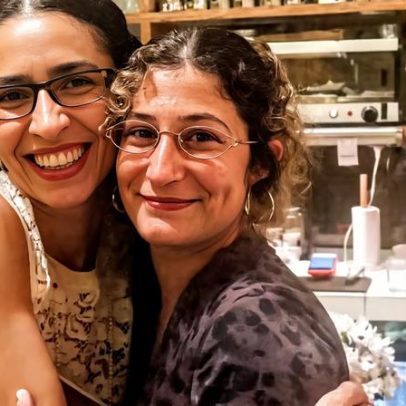 Marisa Monte participa de noite de autógrafos do romance de Rosa Beltrão