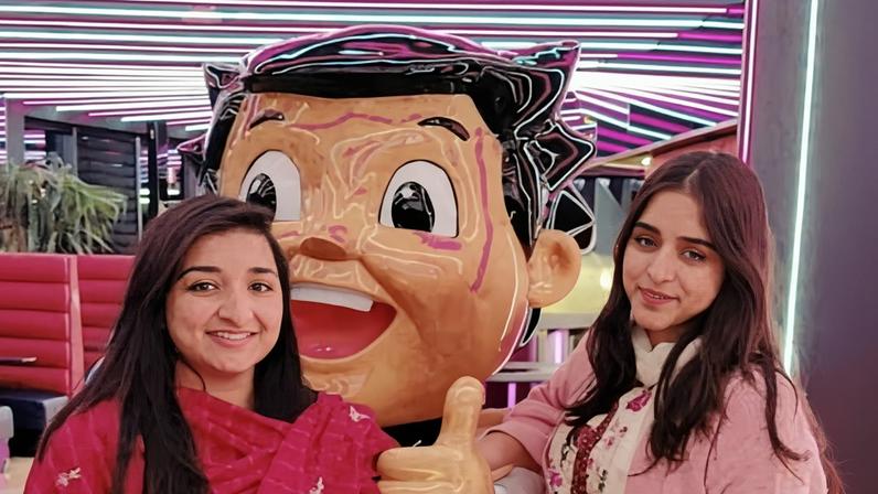Hajra Zahid (left) and Haleema Zahid visited Eryi (Snowdonia) national park with three friends in June 2025.