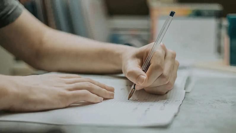 Estudo mostra que canhotos são mais competitivos, explicando sua existência