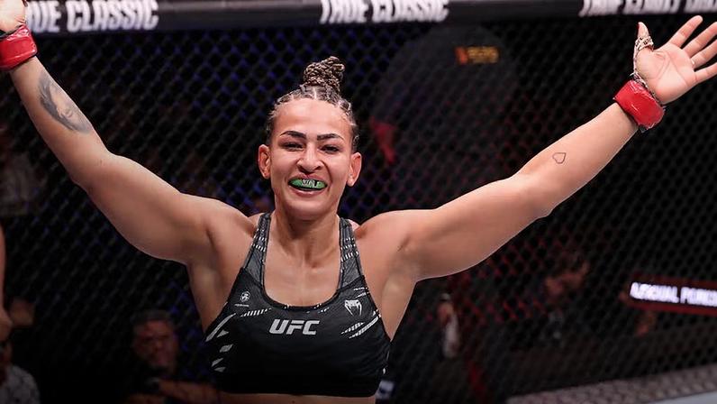 Bia Mesquita busca manter embalo no UFC Vegas 114