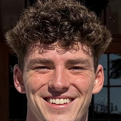 Corpo de estudante desaparecido de Illinois é encontrado em águas perto da praia de Barcelona