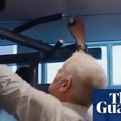 Ministro alegou milhares de libras em despesas com vídeos promocionais