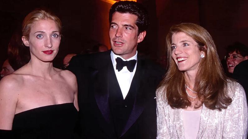 Tensão entre Carolyn Bessette e Caroline Kennedy no casamento de JFK Jr.