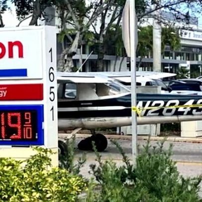 Piloto de 19 anos faz pouso de emergência na Flórida