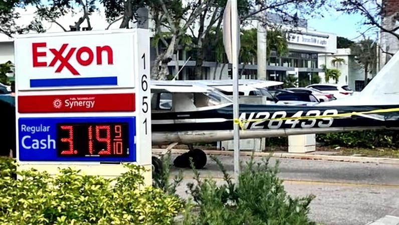 Piloto de 19 anos faz pouso de emergência na Flórida