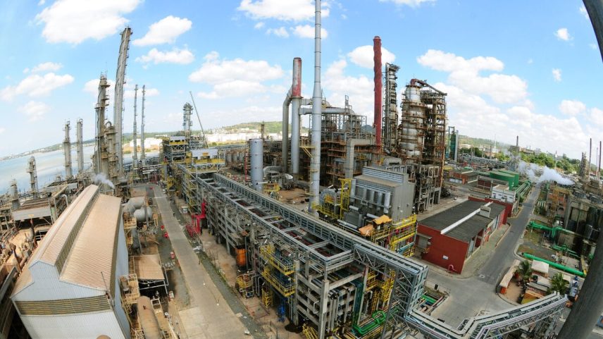 A Refinaria de petróleo Landulpho Alves. Foto: Divulgação