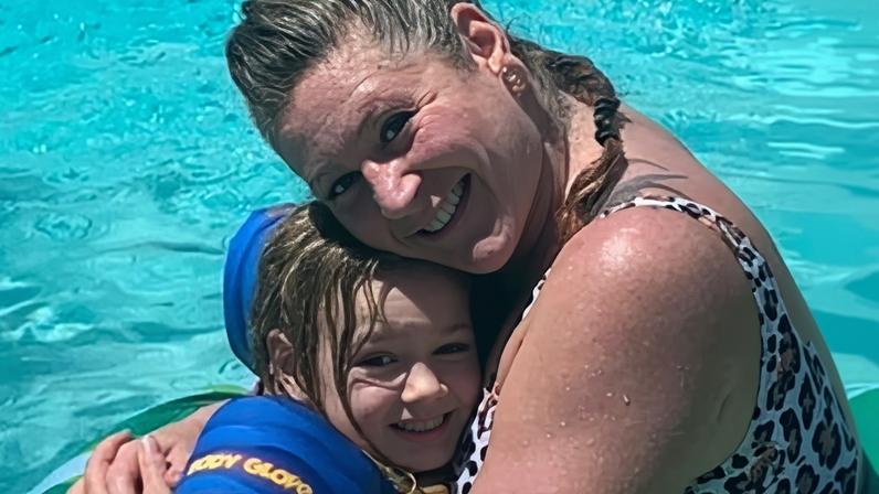 Mãe e filha canadenses traumatizadas pela detenção pela ICE, diz marido