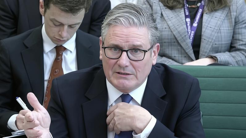 Starmer sinaliza apoio às contas domésticas no próximo inverno.