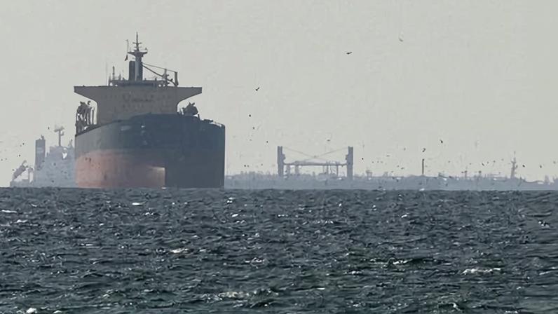 Estreito de Ormuz pode complicar guerra de Trump, aponta podcast